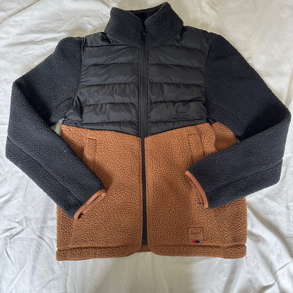 Two-tone Herschel Supply fleece!